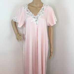 Natori Intimates & Sleepwear - VINTAGE NATORI Pink Long Gown Natori Intimates & Sleepwear - VINTAGE NATORI Pink Long Gown